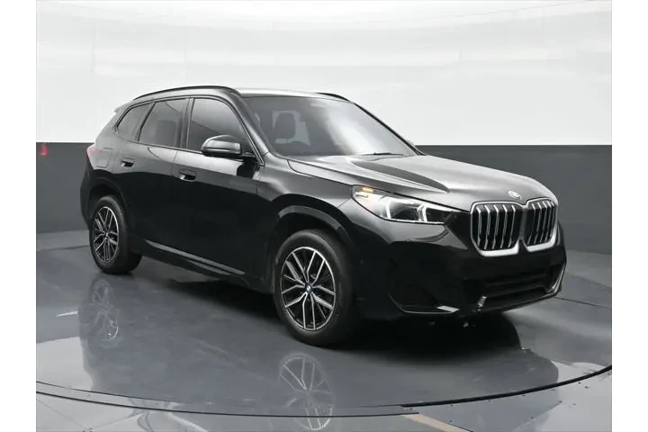 $33840 : BMW X1 2023 AWD xDrive28i 4d image 4