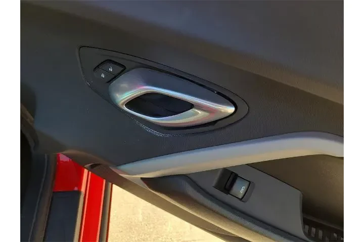 $24806 : Chevrolet Camaro 2023 LT 2dr image 9