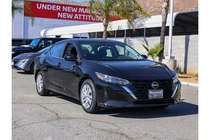 $18232 : Nissan Sentra 2024 S 4dr Sed image 2