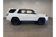 $31992 : Toyota 4Runner 2018 4x4 SR5 thumbnail