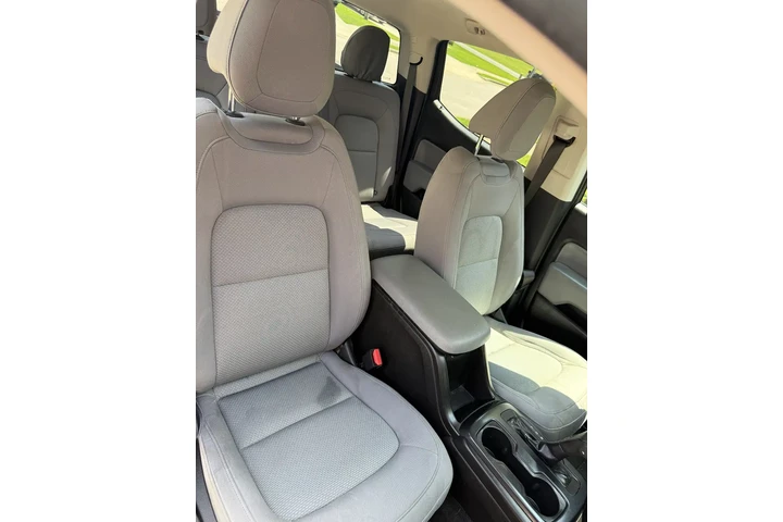 $9000 : 2017  Colorado Crew Cab Pickup image 3