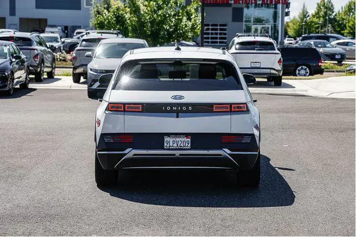 $24777 : Hyundai IONIQ 5 2024 SEL 4dr image 4