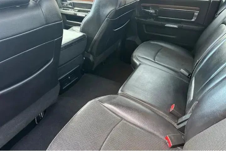 $29995 : Ram 2500 2017 4x4 Laramie 4d image 4