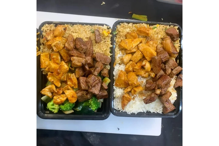 Busc cocinero o Cajera bilingü image 3