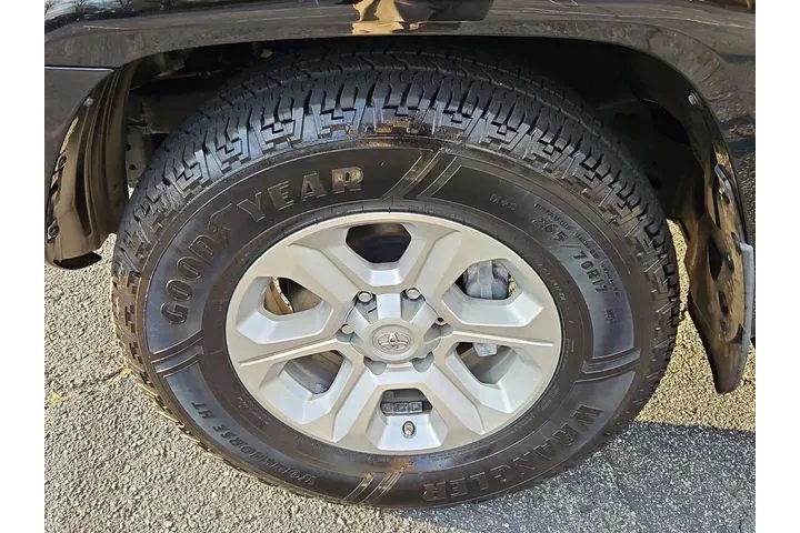 $25394 : Toyota 4Runner 2018 4x2 SR5 image 10