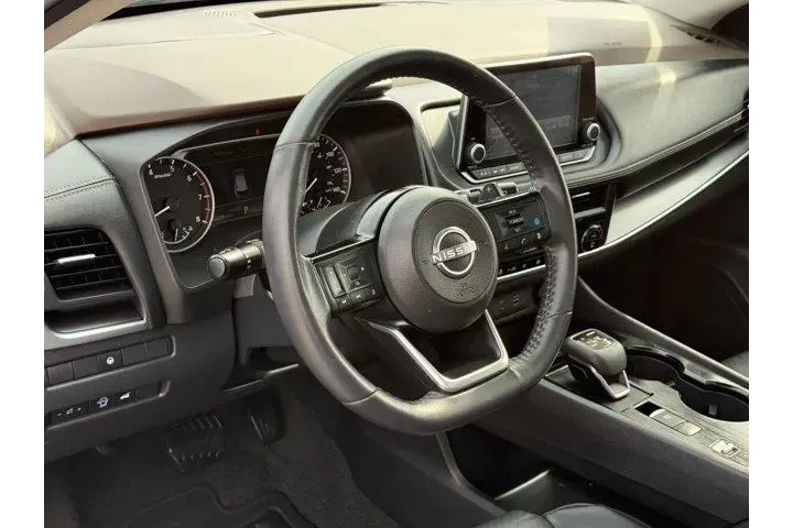 $18398 : Nissan Rogue 2023 SV 4dr Cro image 4