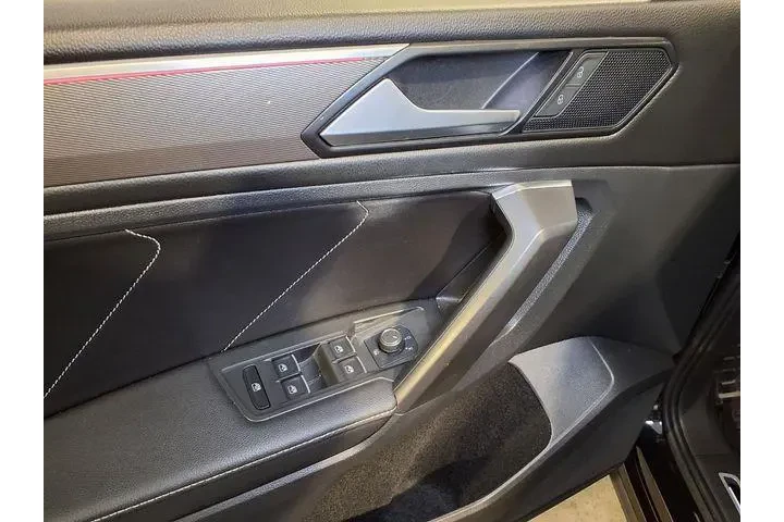 $23998 : Volkswagen Tiguan 2023 SE R- image 1