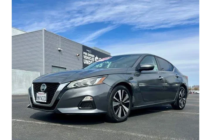 $16997 : Nissan Versa 2024 S 4dr Seda image 8