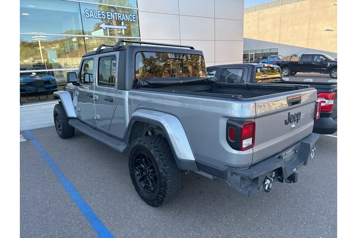 $31900 : Jeep Gladiator 2021 4x4 Spor image 8