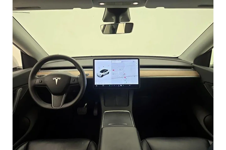 $27998 : Tesla Model Y 2022 AWD Long image 9