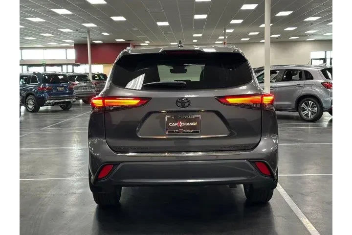 $28902 : Toyota Highlander 2021 AWD L image 8
