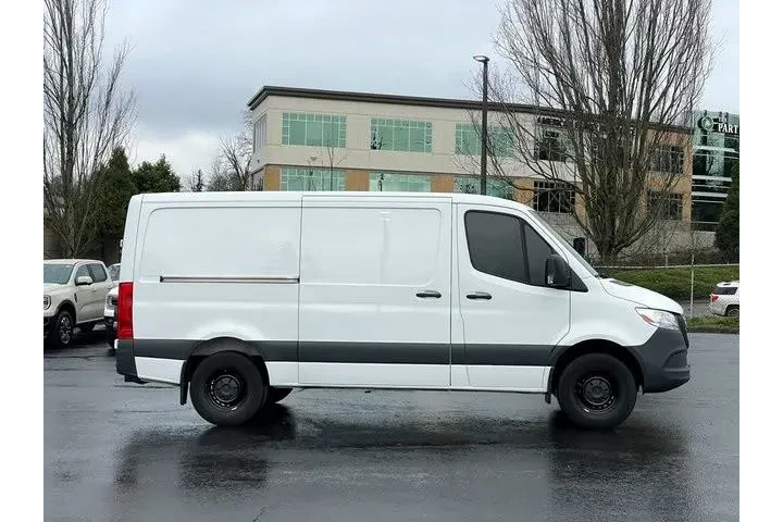 $37995 : Mercedes-Benz Sprinter 2023 image 2