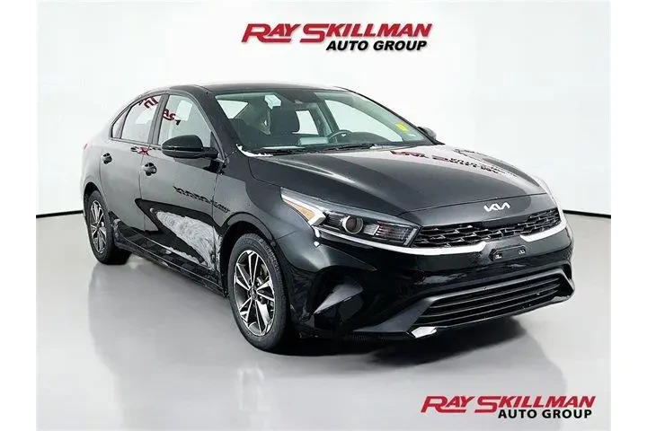 $17975 : Kia Forte 2023 LXS 4dr Sedan image 1