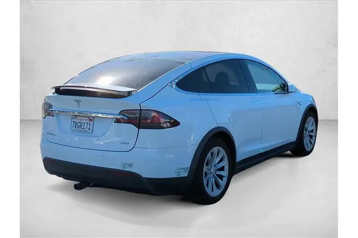 $21661 : Tesla Model X 2016 AWD 75D 4 image 5