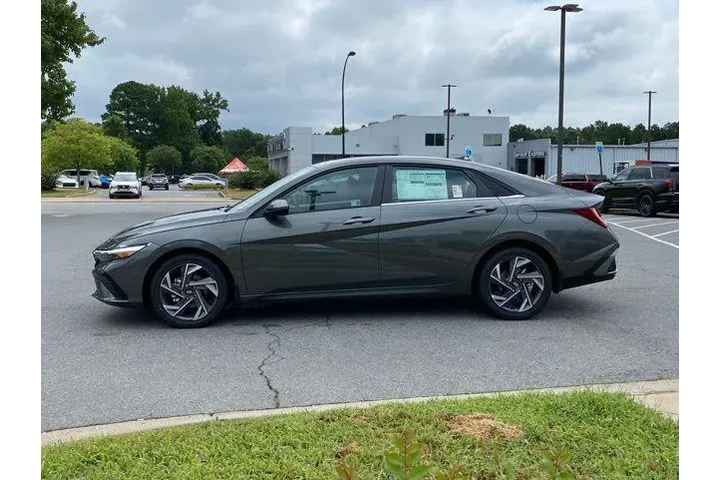 $27550 : Hyundai ELANTRA 2025 Limited image 4