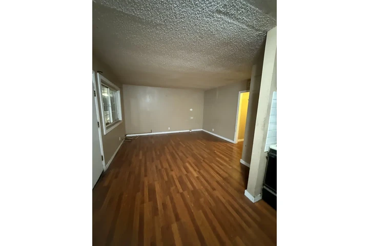 $1795 : 2 RECAMARAS 1BAÑO RIALTO 92376 image 3