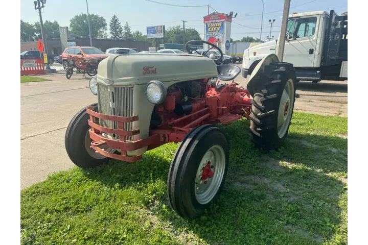 $5990 : 1949 Tractor image 3