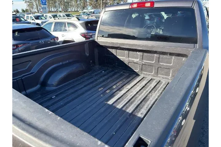 $26995 : Ram 1500 Classic 2021 4x4 SL image 6