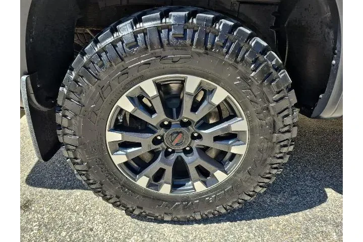 $33790 : Nissan Titan 2021 4x4 SL 4dr image 6