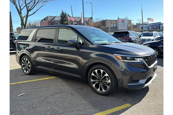 $32990 : Kia Carnival 2023 EX 4dr Min image 9