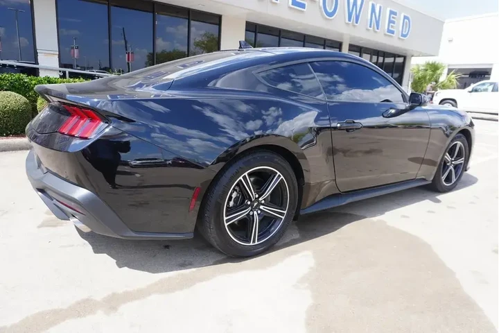 $32988 : Ford Mustang 2025 EcoBoost 2 image 6