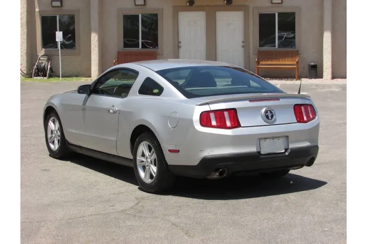 $8995 : 2012 Mustang V6 Premium image 5
