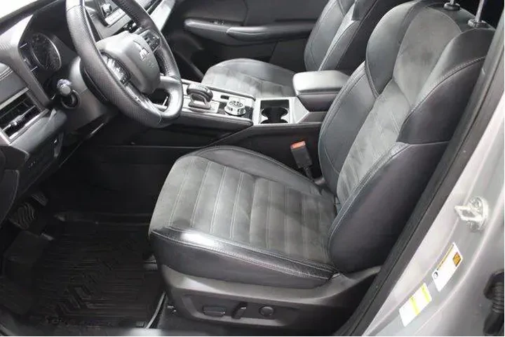 $25947 : Mitsubishi Outlander 2023 AW image 5