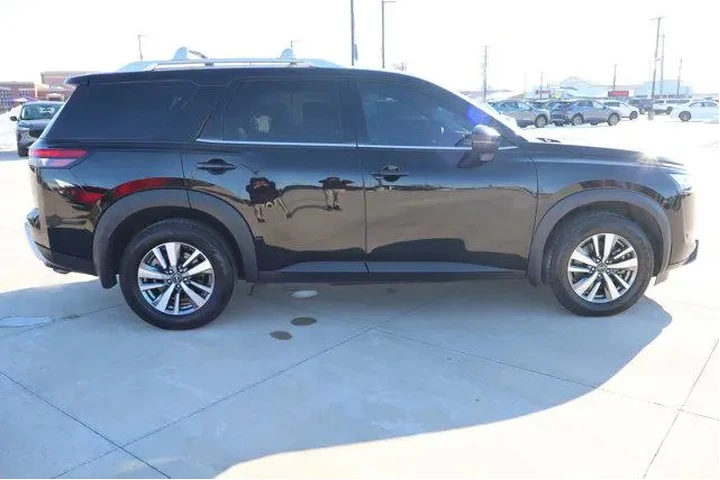 $26990 : Nissan Pathfinder 2022 AWD S image 4