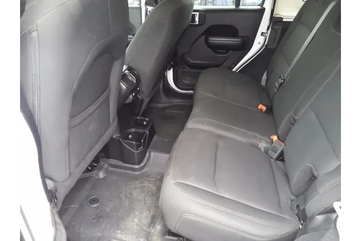 $26990 : Jeep Wrangler Unlimited 2018 image 8