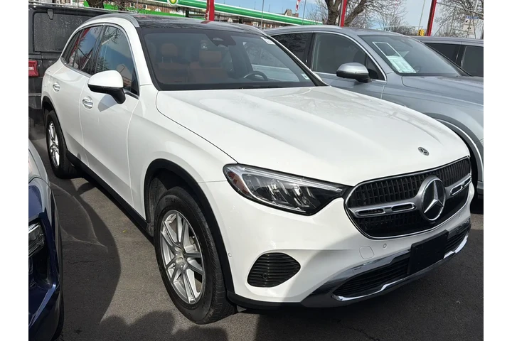 $27990 : Mercedes-Benz GLC 2023 AWD G image 8