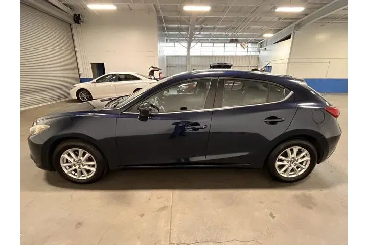 $12498 : Mazda Mazda3 2016 i Touring image 6