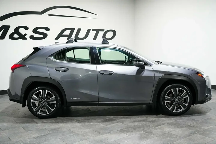 $26595 : 2021 UX 250h image 6