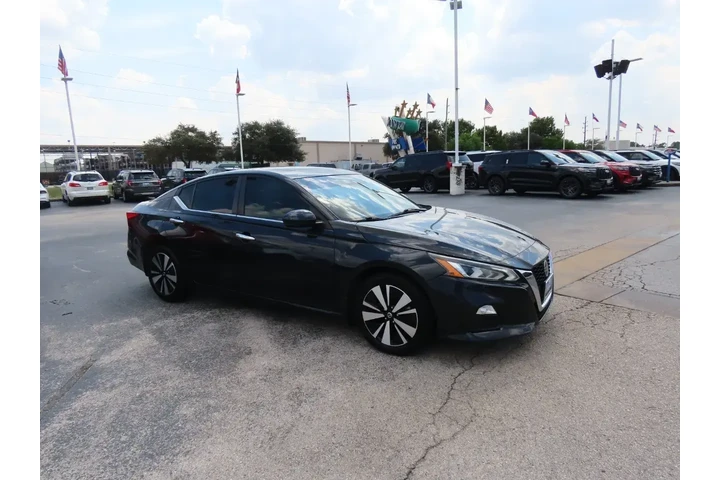 $20999 : Nissan Altima 2021 2.5 SV 4d image 7