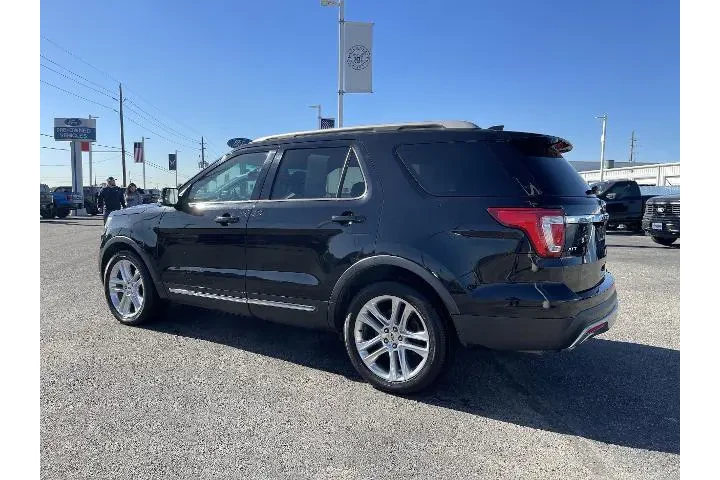 $12588 : Ford Explorer 2016 XLT 4dr S image 2