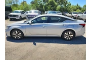 $17200 : Nissan Altima 2022 2.5 SV 4d thumbnail