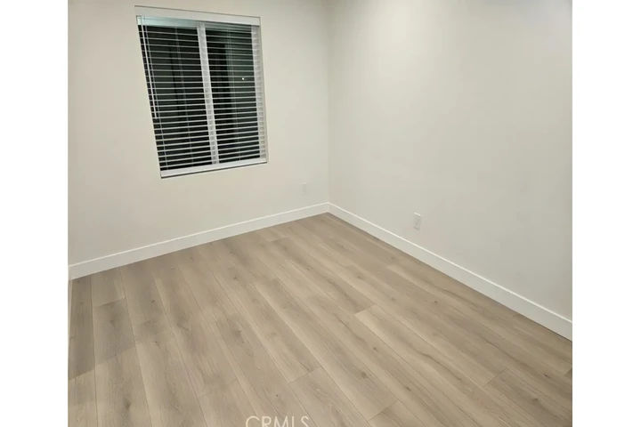 $1700 : 3 habitaciones - 2 baños - Pin image 3