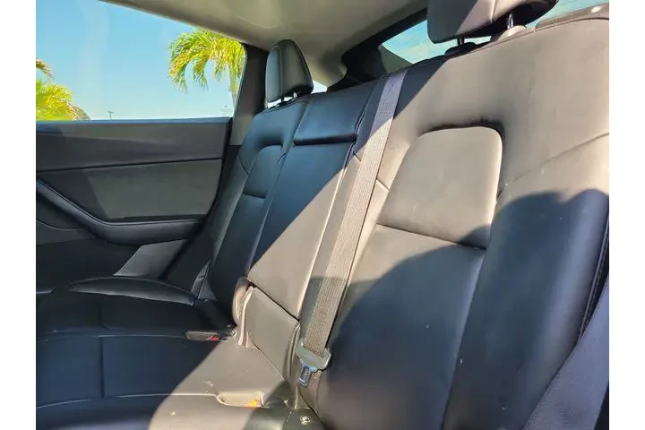 $32991 : Tesla Model Y 2022 AWD Long image 8