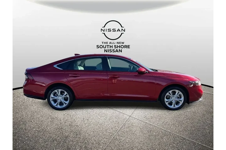 $20825 : Honda Accord 2024 LX 4dr Sed image 5