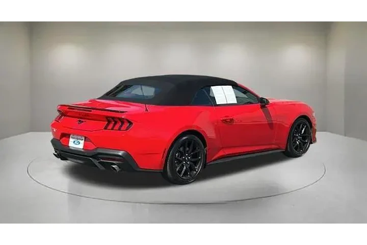 $39575 : Ford Mustang 2025 EcoBoost 2 image 6