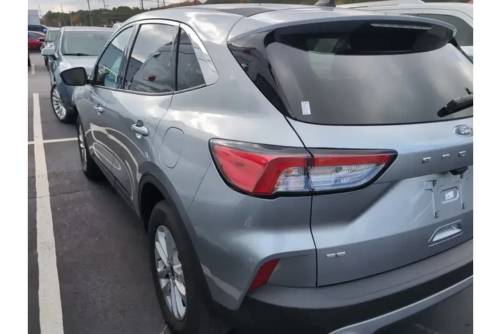 $19890 : Ford Escape 2022 AWD SE 4dr image 4