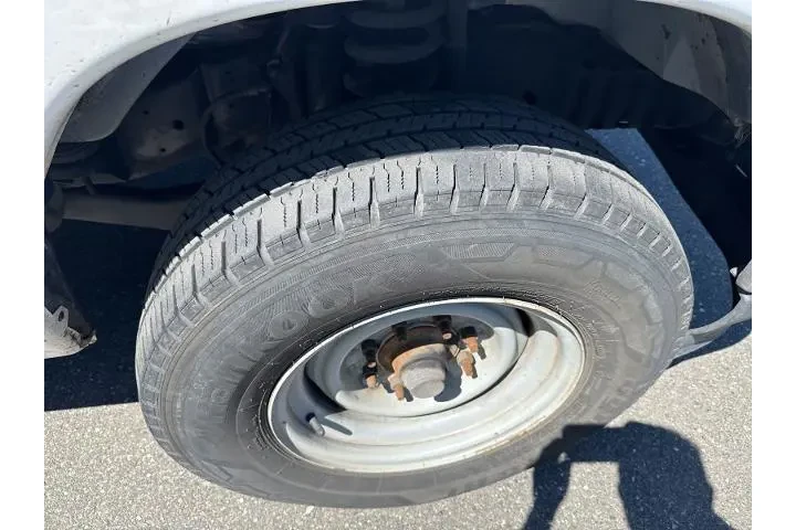 $30995 : Ford E-Series 2022 E-350 SD image 9