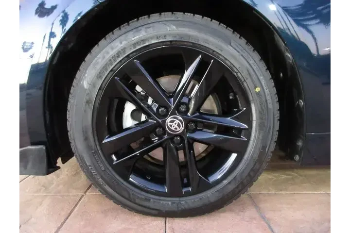 $19545 : Toyota Corolla Hatchback 202 image 8