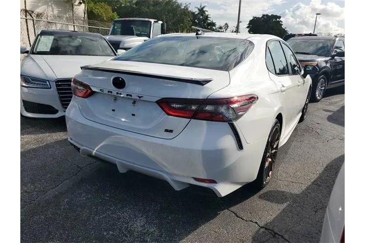 $25990 : Toyota Camry Hybrid 2023 SE image 3