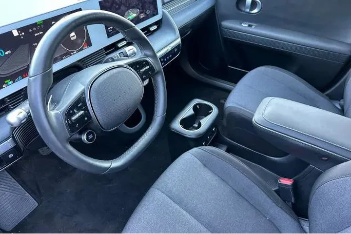 $23894 : Hyundai IONIQ 5 2024 SEL 4dr image 4