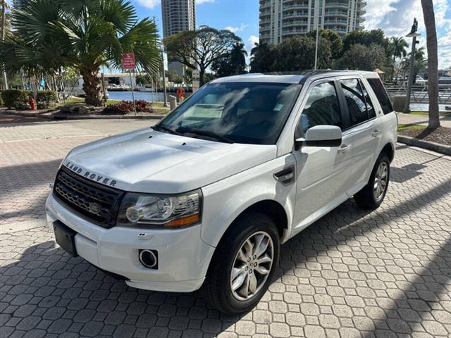 $7995 : 2014 Land Rover LR2 HSE LUX image 2