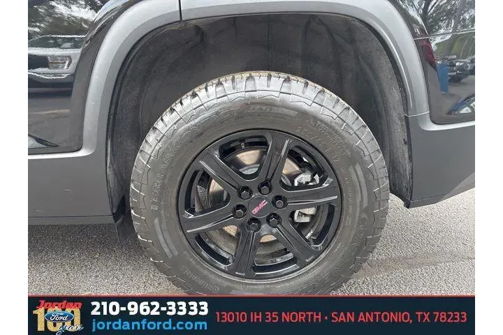 $31413 : GMC Acadia 2023 4x4 AT4 4dr image 5