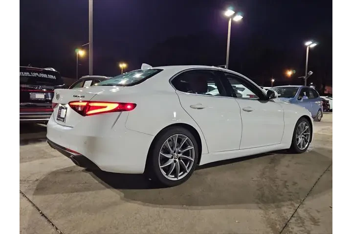 $20991 : Alfa Romeo Giulia 2020 Base image 7