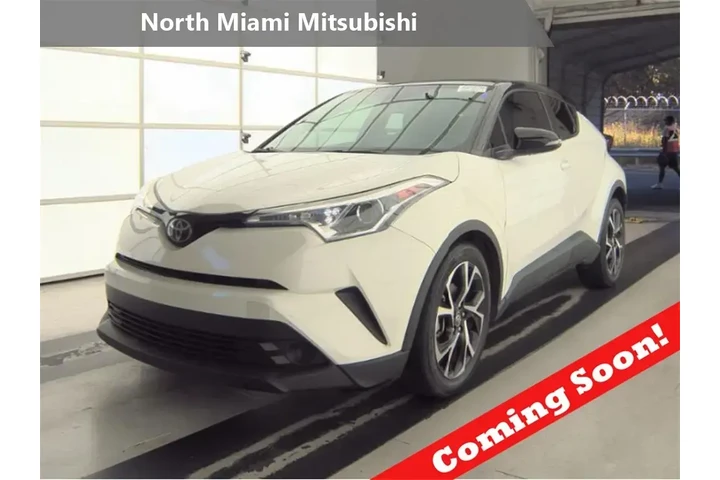 Toyota C-HR 2019 LE 4dr Cros image 1