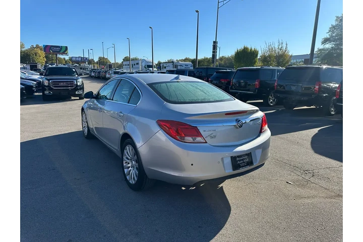 $5450 : 2011 Regal 4dr Sdn CXL RL4 (R image 4