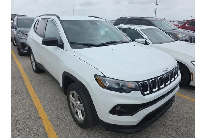 $19593 : Jeep Compass 2023 4x4 Latitu image 3